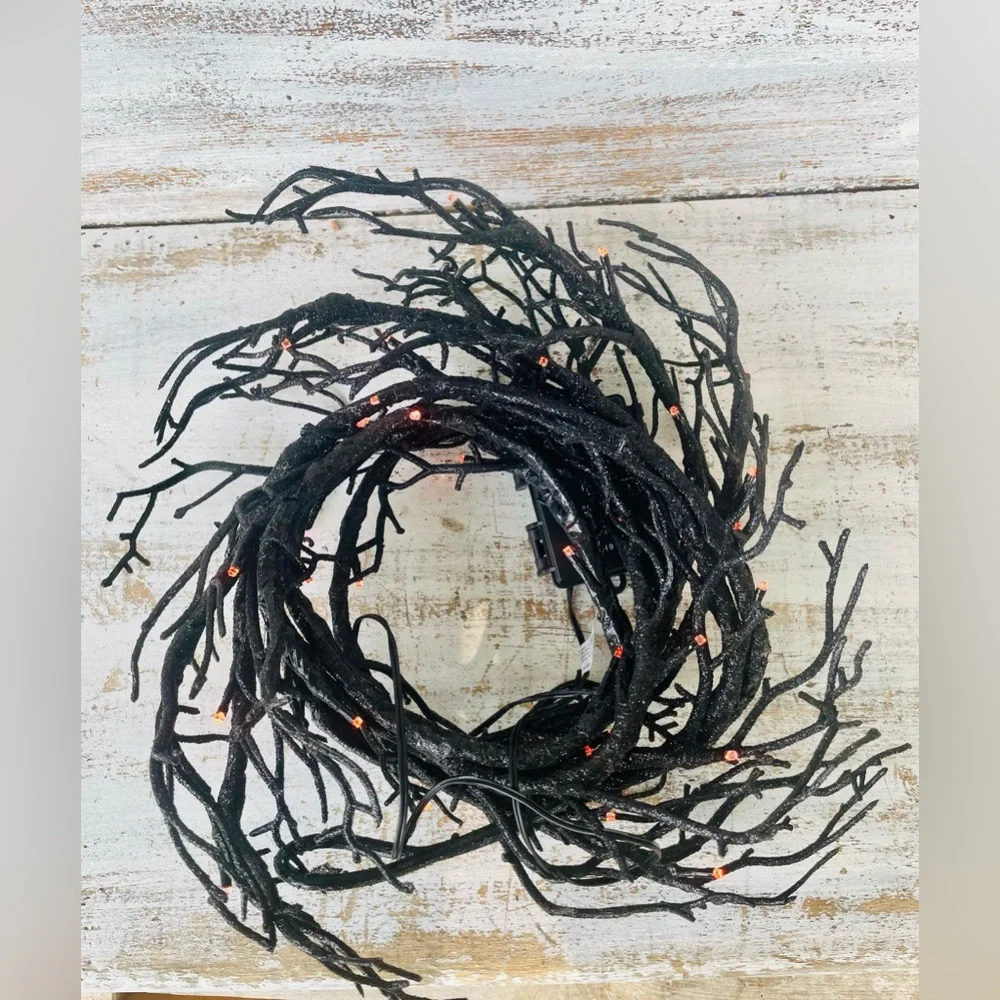 *Black Glitter Lighted Halloween Garland